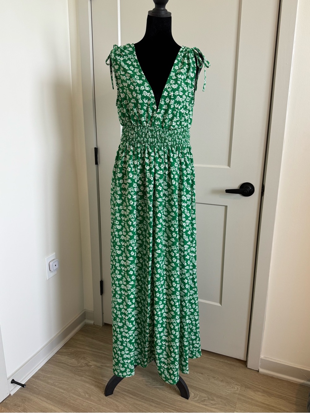 Cupshe Green Floral Maxi Dress with Tie Shoulders